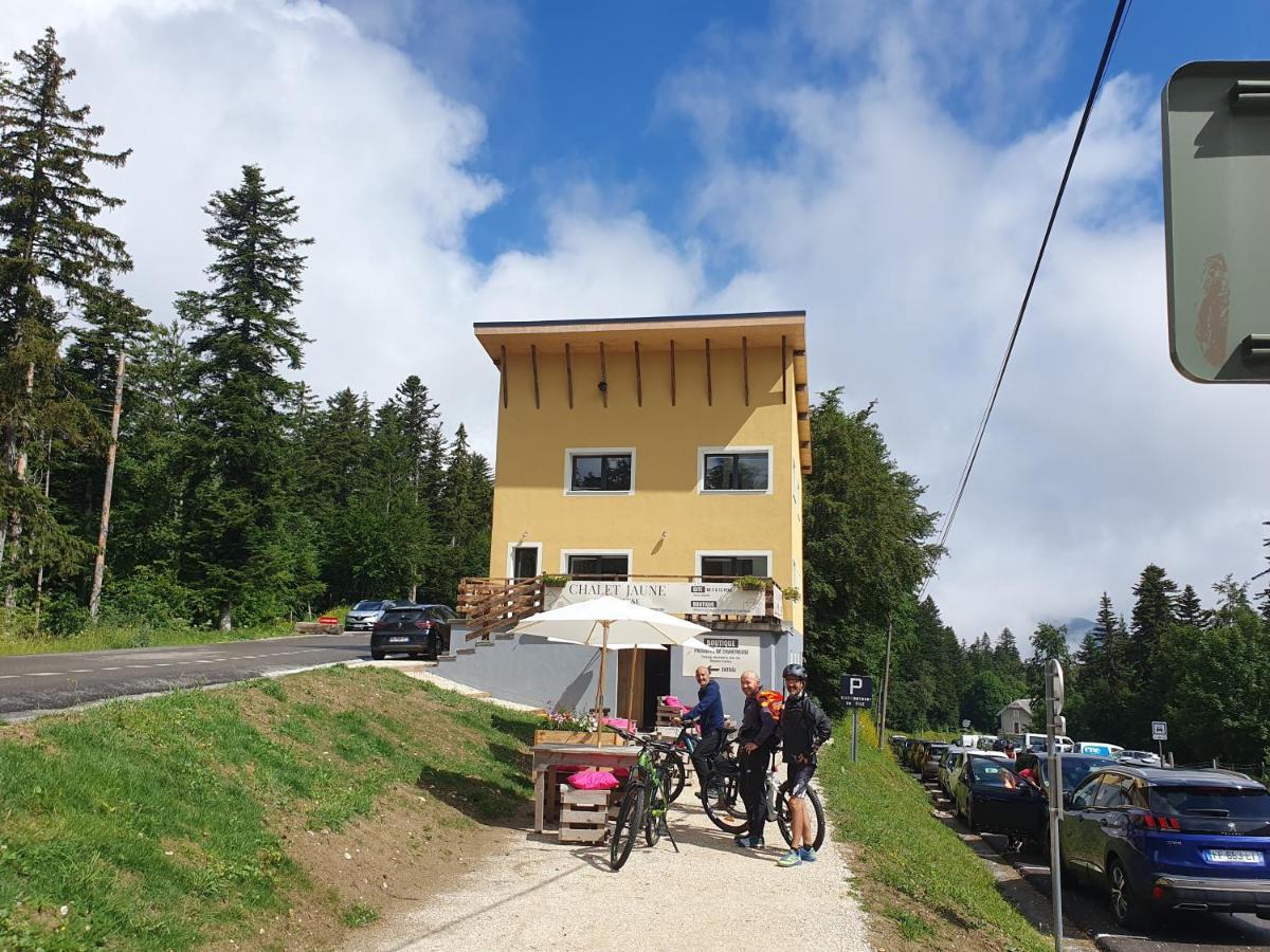 Chalet Jaune Charmant Som Sarcenas 外观 照片