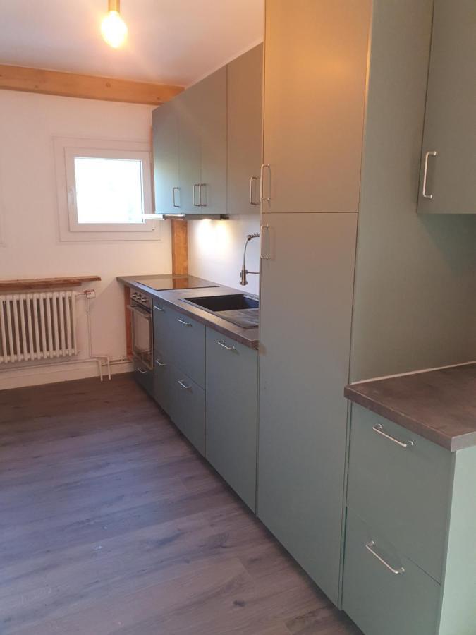 Chalet Jaune Charmant Som Sarcenas 外观 照片